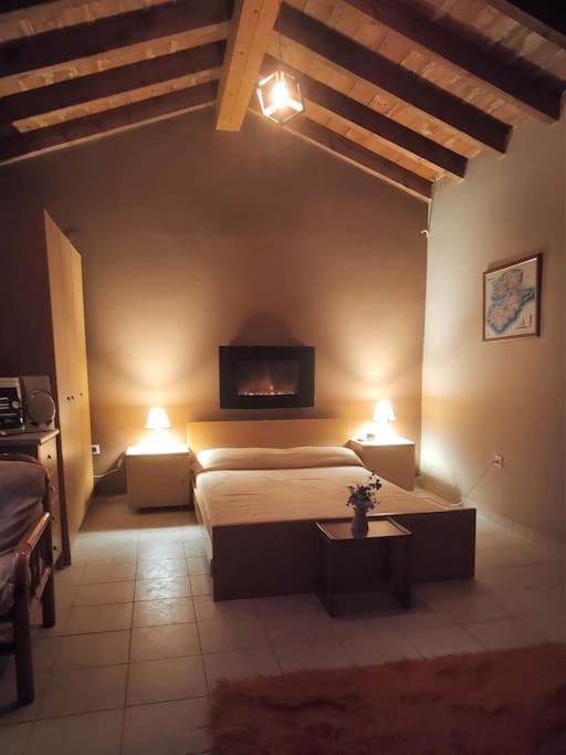 Penthouse Studio Next To The Sea Саламис Экстерьер фото